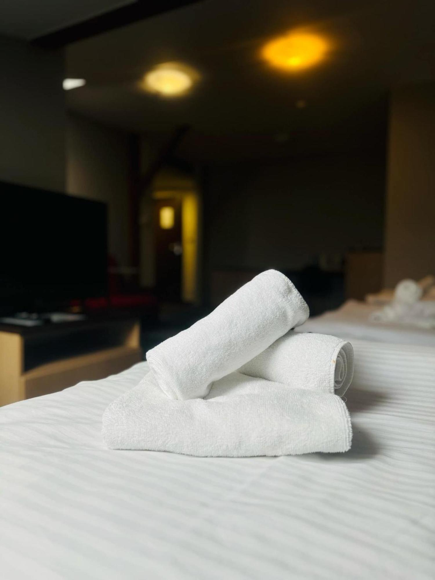 Magiczna Farma Hotel Obiady Maka I Magia 잠브루프 외부 사진