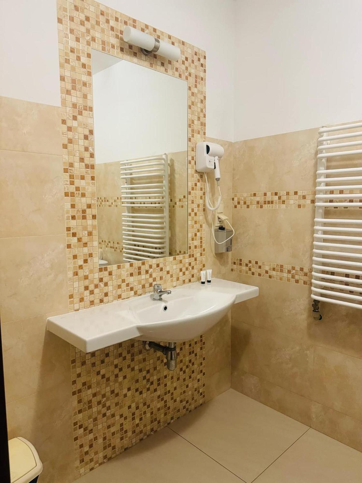 Magiczna Farma Hotel Obiady Maka I Magia 잠브루프 외부 사진