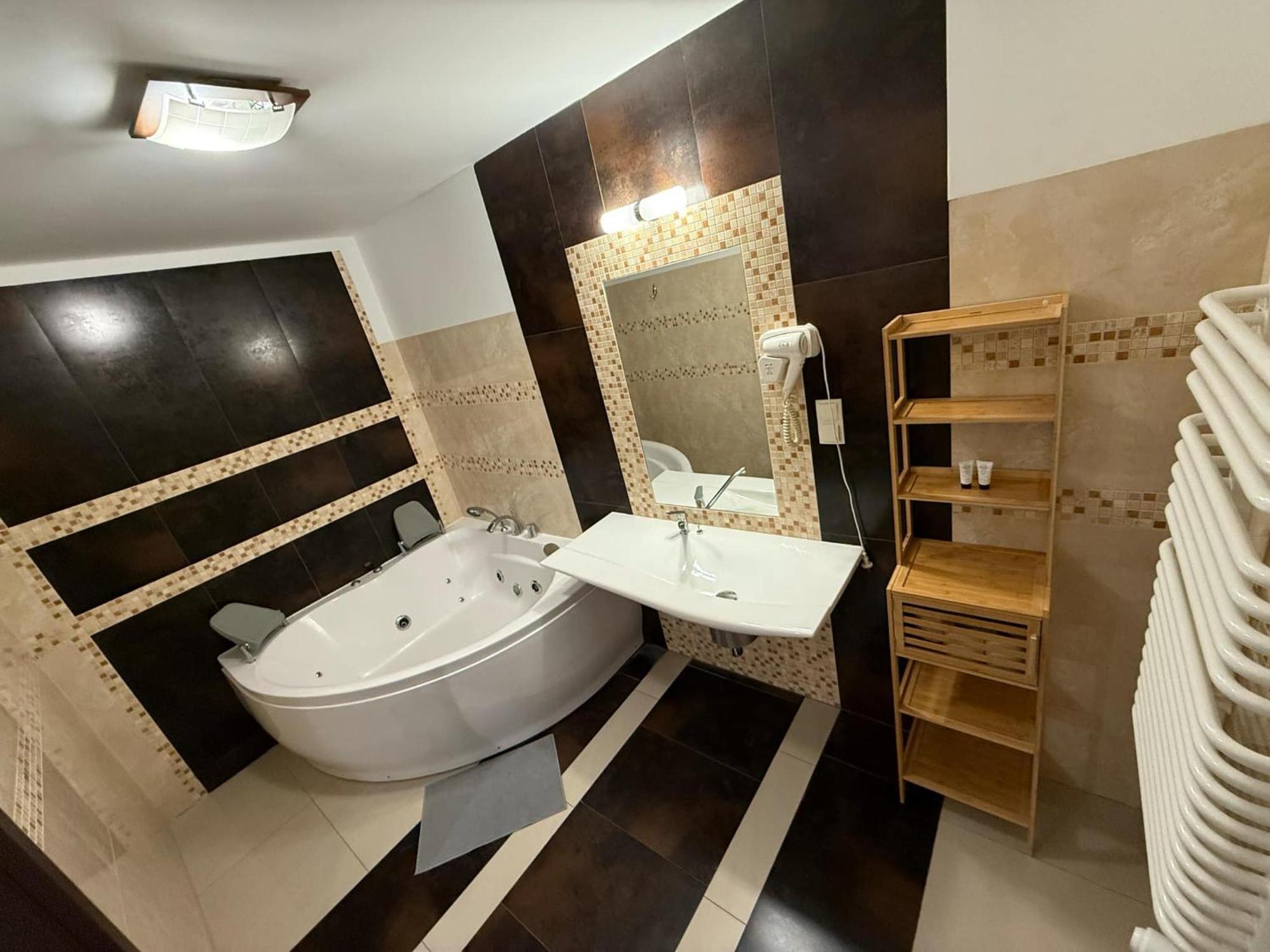Magiczna Farma Hotel Obiady Maka I Magia 잠브루프 외부 사진
